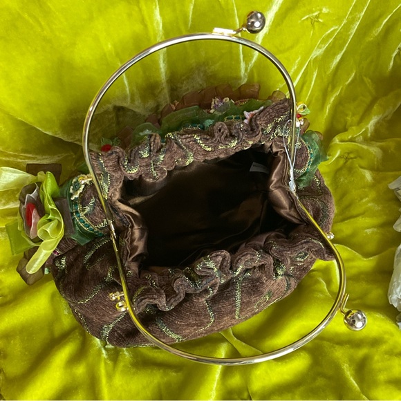 ❤️GIFTED❤️ Vintage Tapestry Victorian Lace Embellished Hand Bag Purse Carpet - Picture 7 of 11